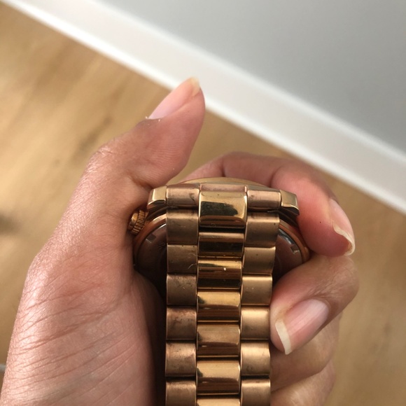 Michael Kors "Watch Hunger Stop" Watch - Picture 5 of 6